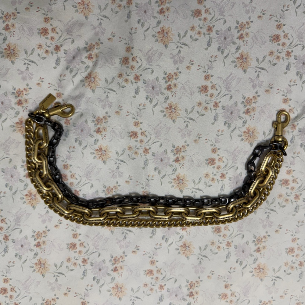 🎊FLASH SALE🎊 Coach Triple Chain Strap - Picture 2 of 3